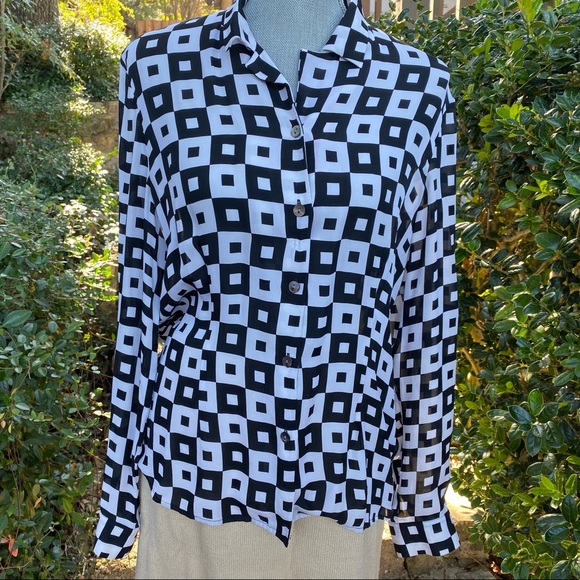 Grace Tops - Silk Blouse - Black & White - Geometric Pattern